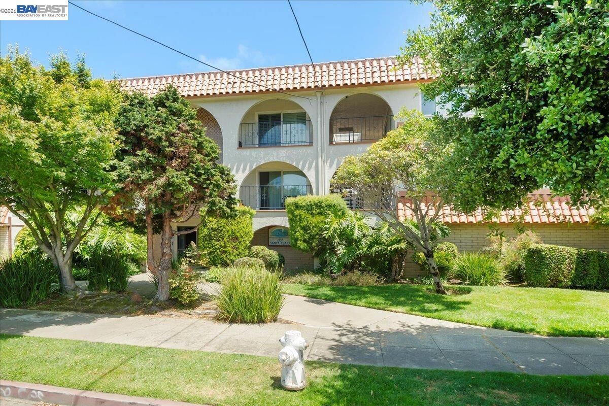 Property Photo: 2133 Santa Clara Ave 217 CA 94501