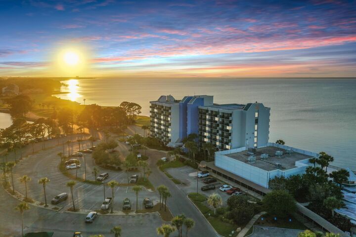 Property Photo:  200 N Sandestin Boulevard 6782  FL 32550 