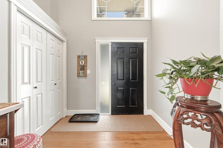 Property Photo:  1145 Lincoln Crescent NW  AB T6R 3B2 
