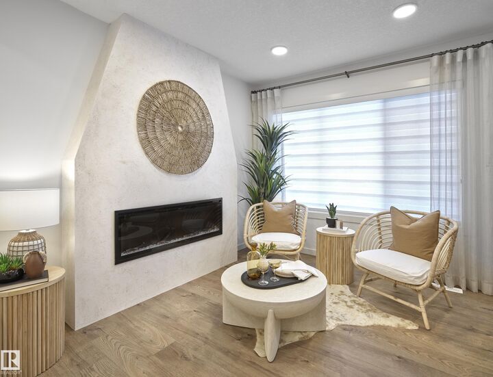 Property Photo:  4350 Kinglet Drive NW  AB T5S 0T1 
