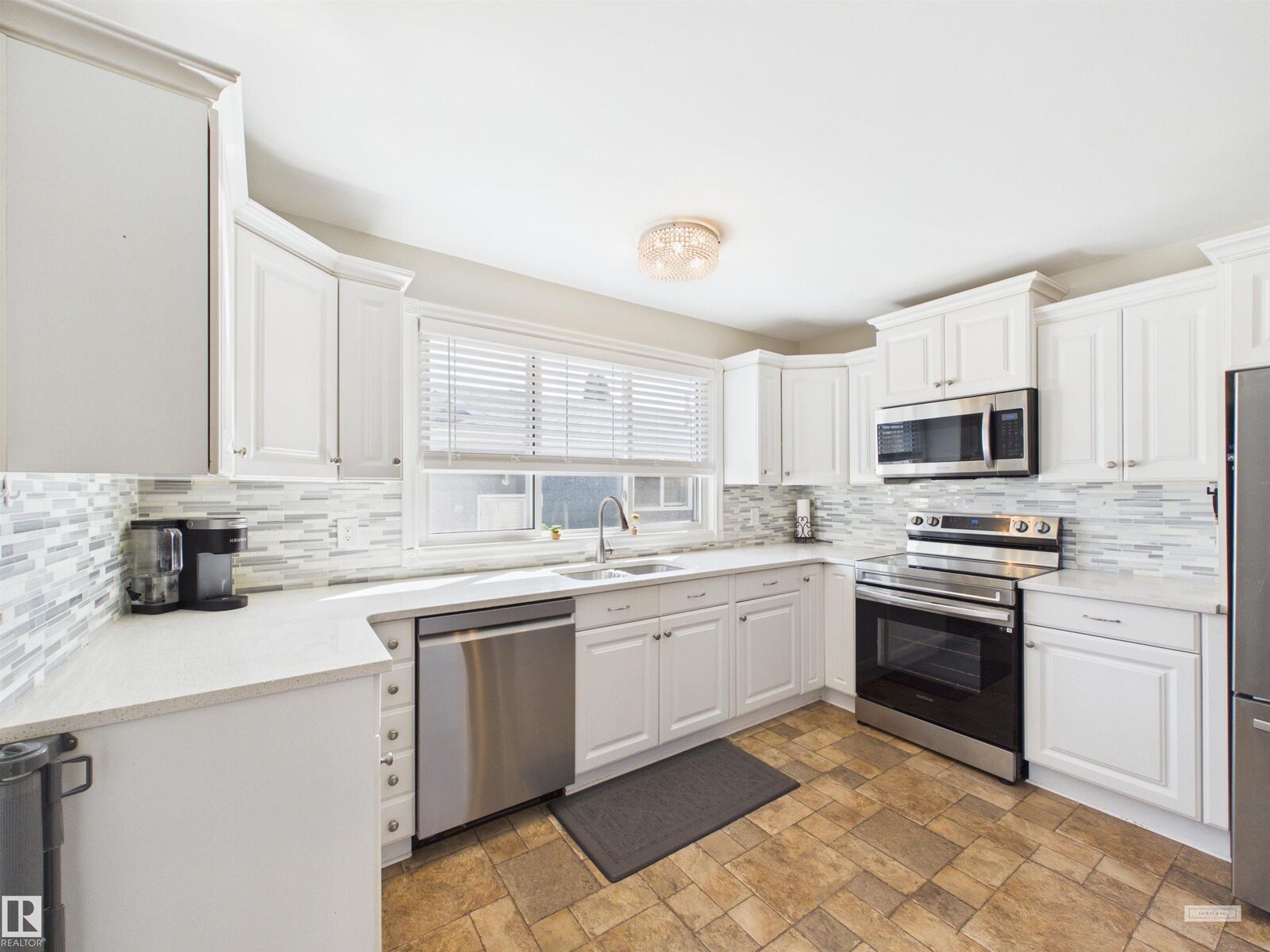 Property Photo:  8919 95 Avenue  AB T8L 1C4 