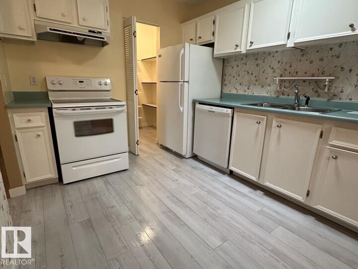 Property Photo: 2071 Saddleback Road NW AB T6J 4T4