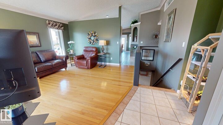 Property Photo:  76 Chancery Way  AB T8H 1Z3 