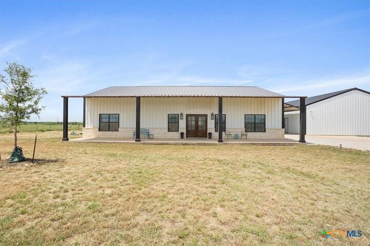 Property Photo:  1490 Dos Hermanas Road  TX 76571 