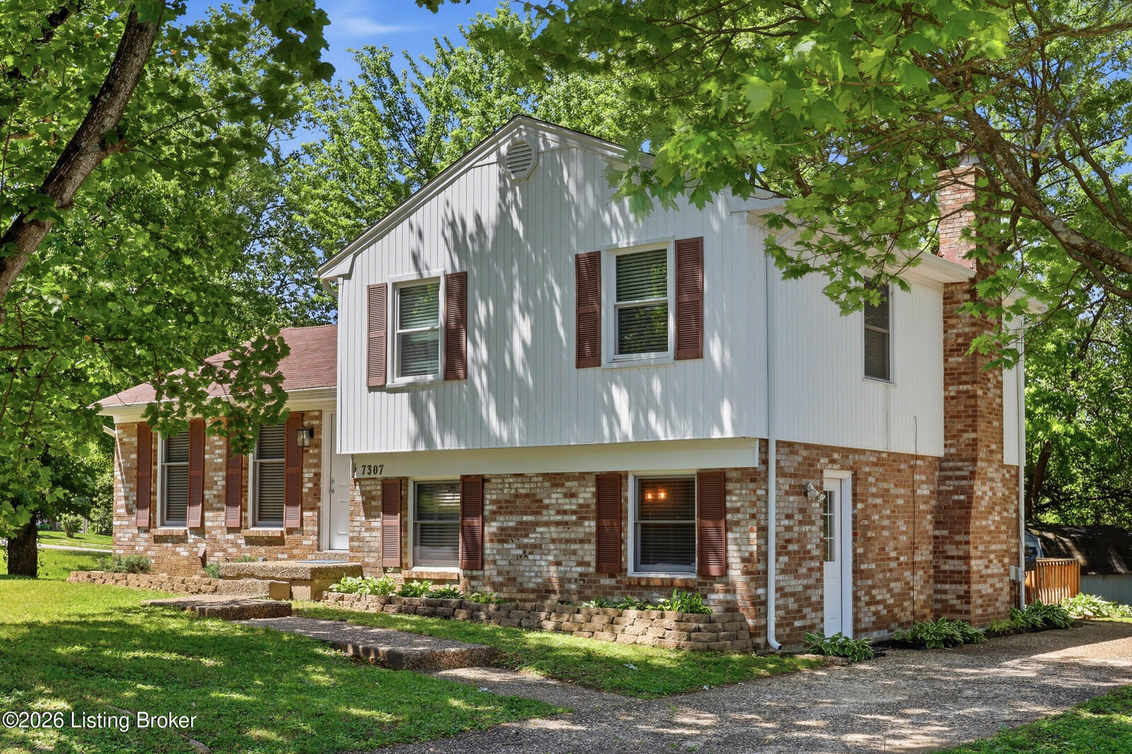 Property Photo:  7307 Wood Rock Rd  KY 40291 