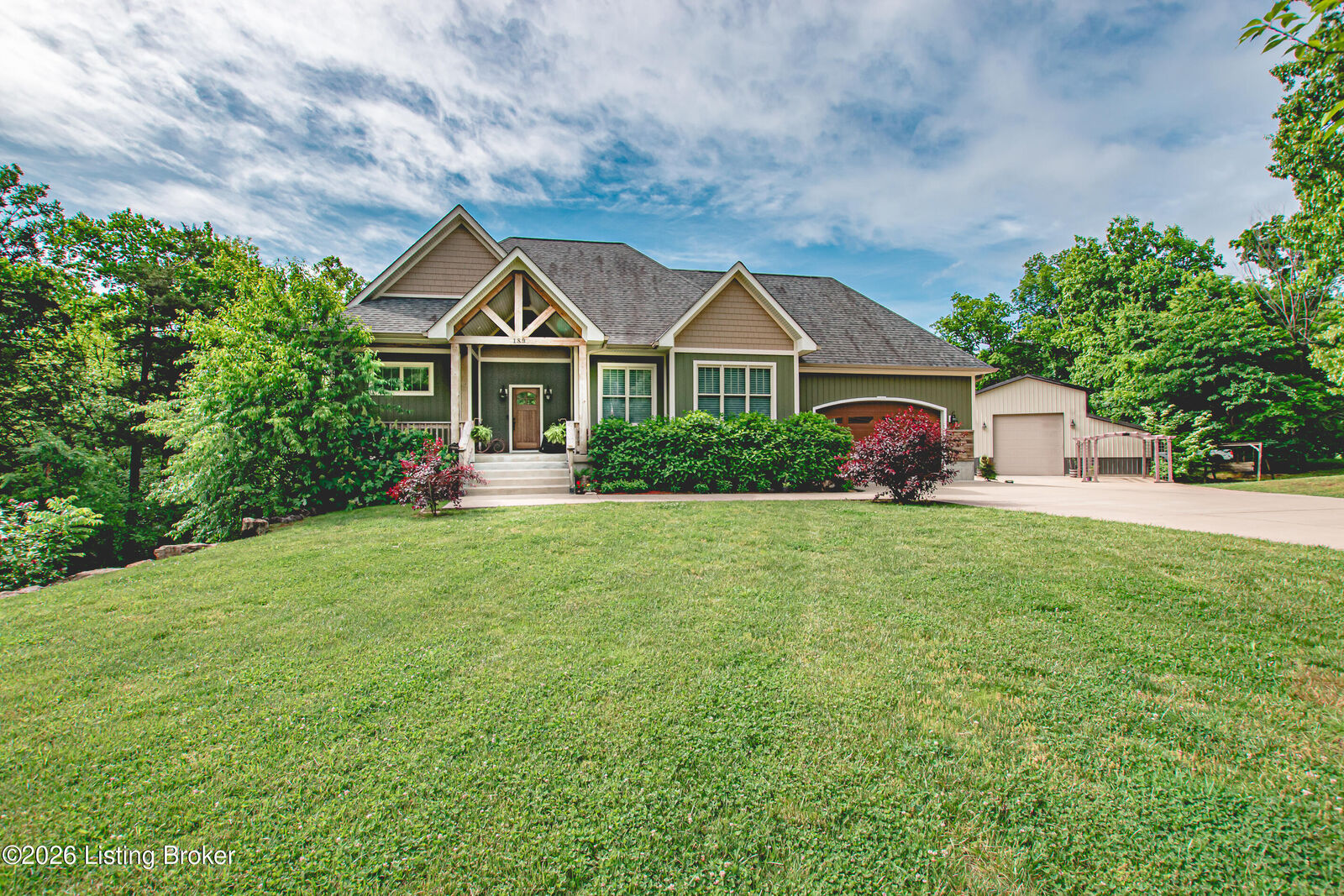 Property Photo:  189 Lotus Dr  KY 40165 