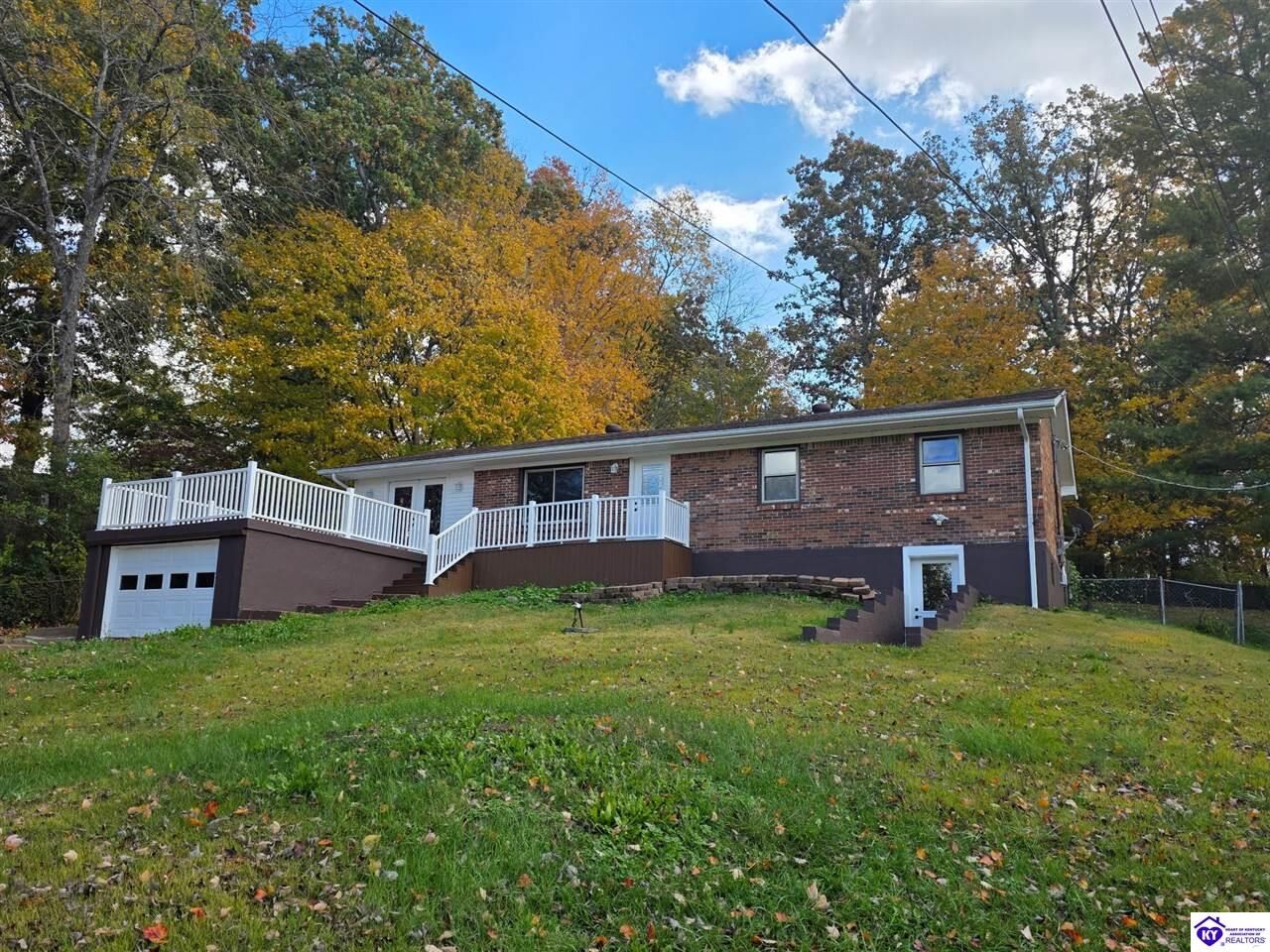 Property Photo: 454 Pinewood Drive KY 40160