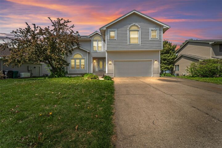 Property Photo:  934 NW Maple Street  IA 50023 