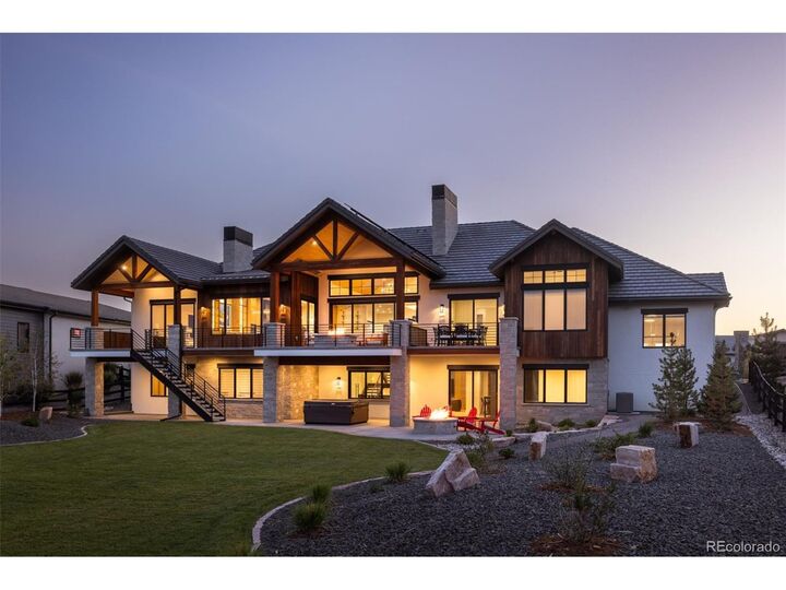 Property Photo:  