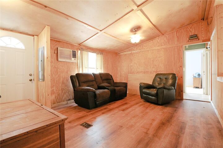 Property Photo:  2525 Panfish Drive  FL 33898 