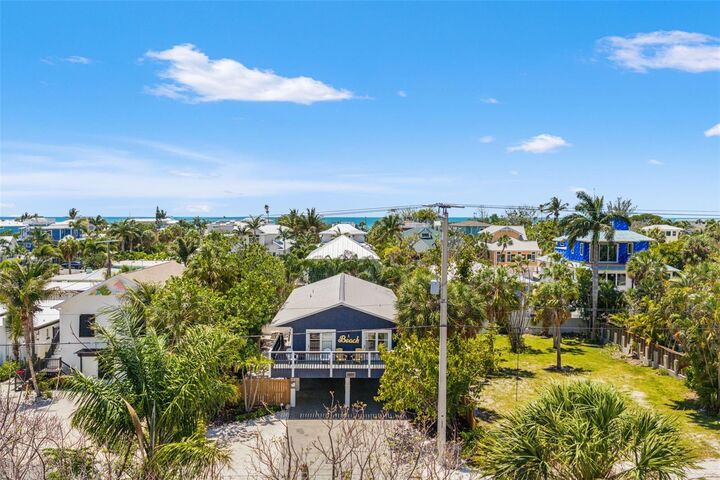 Property Photo:  8106 Gulf Drive A&Ampb  FL 34217 