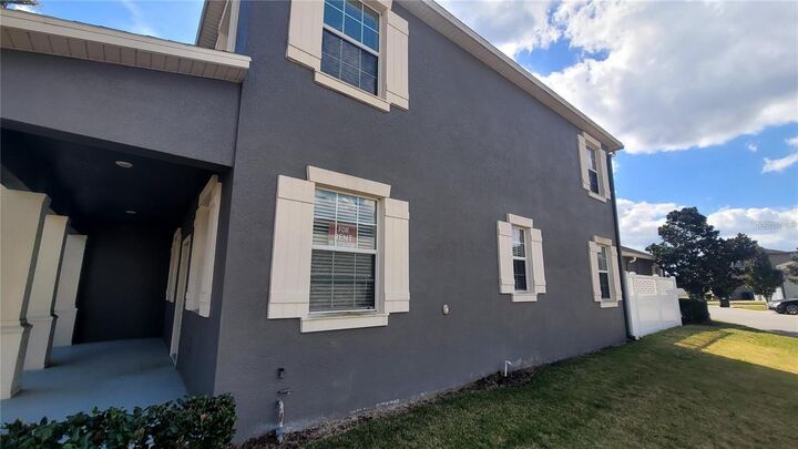Property Photo: 7612 Fairgrove Avenue FL 34786