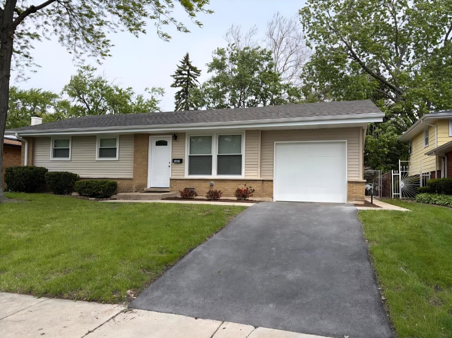 Property Photo: 3502 Woodworth Place IL 60429