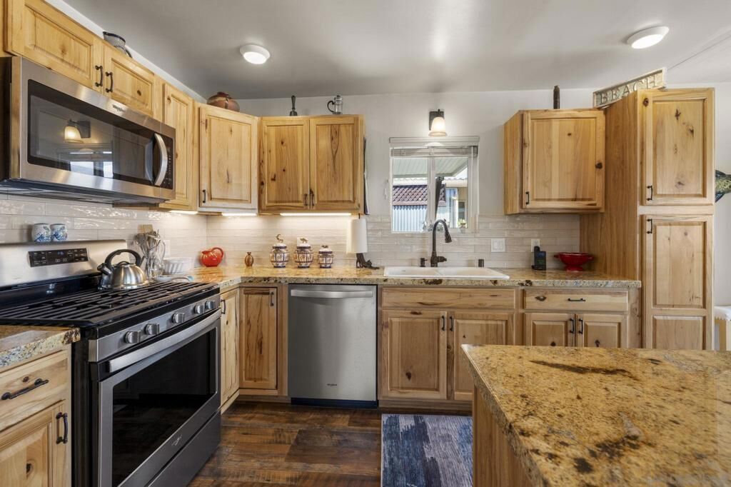 Property Photo: 116 Havenview Ln CA 92056