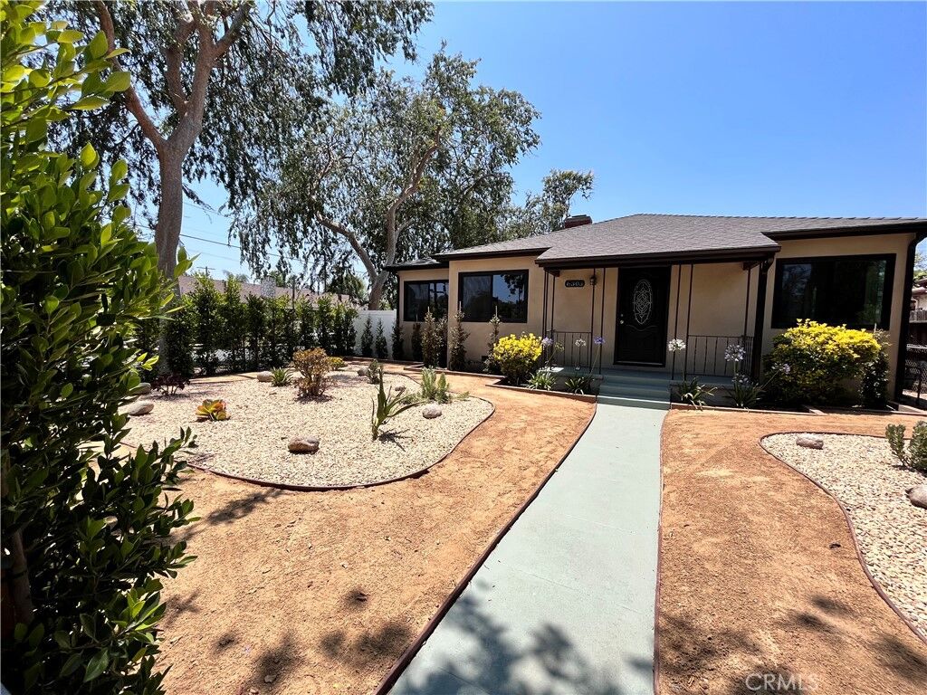 Property Photo:  6305 Carpenter  CA 91606 