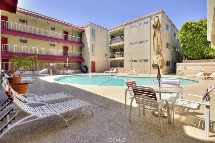 Property Photo:  4487 Colbath 309  CA 91423 