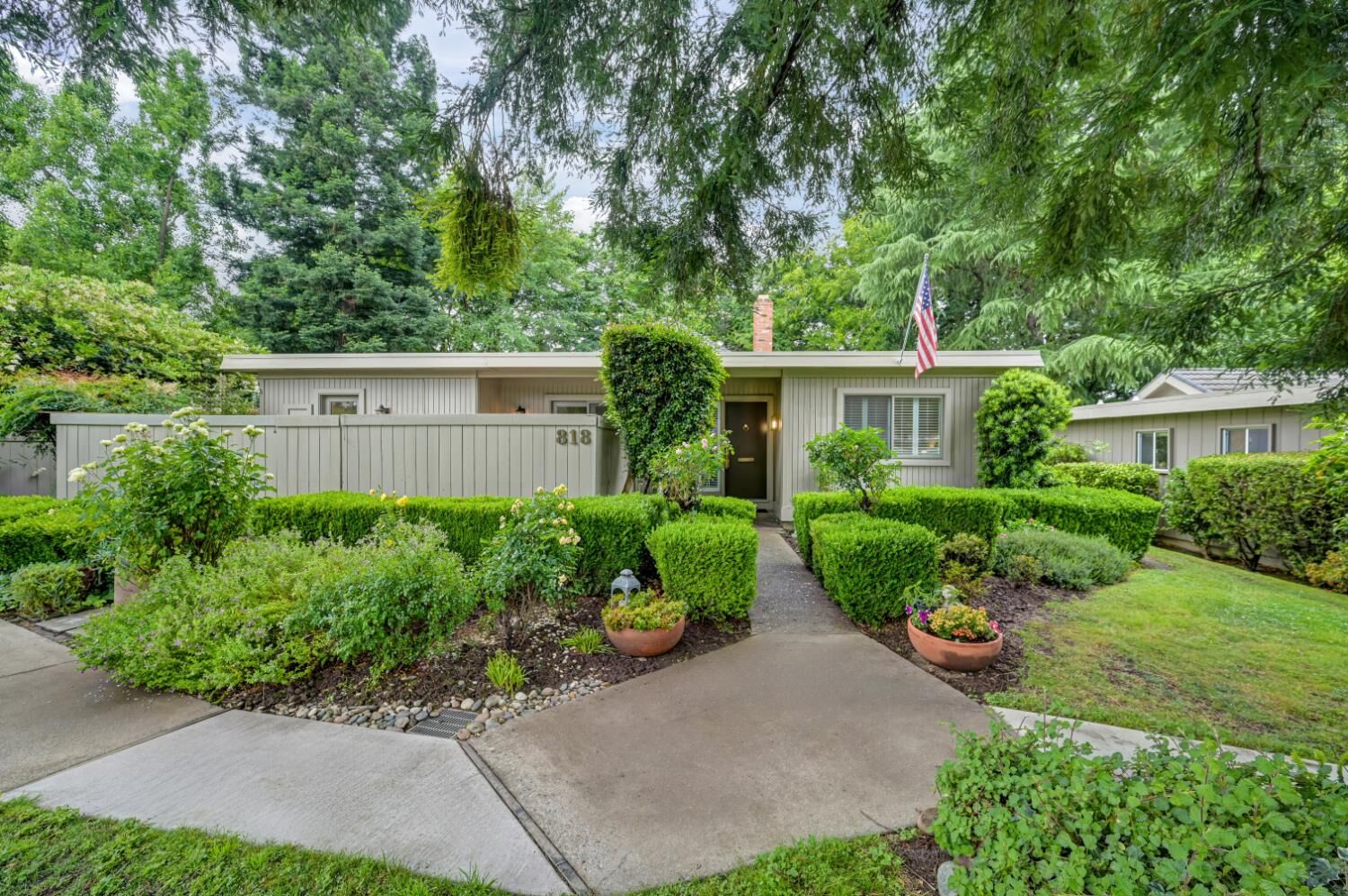 Property Photo:  818 Commons Drive  CA 95825 