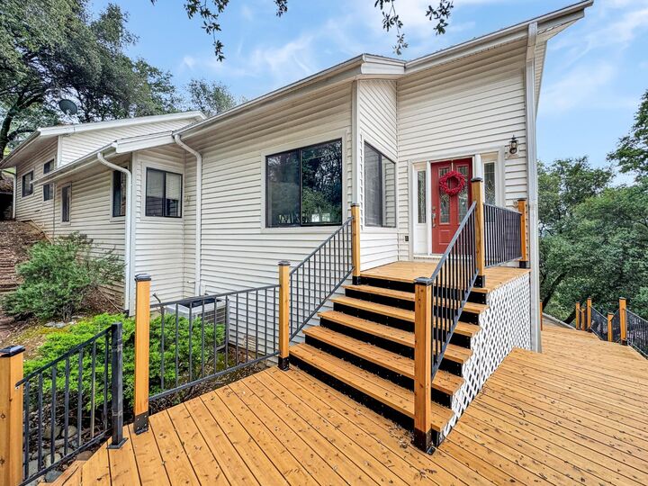Property Photo:  18566 Song Sparrow Court  CA 95946 