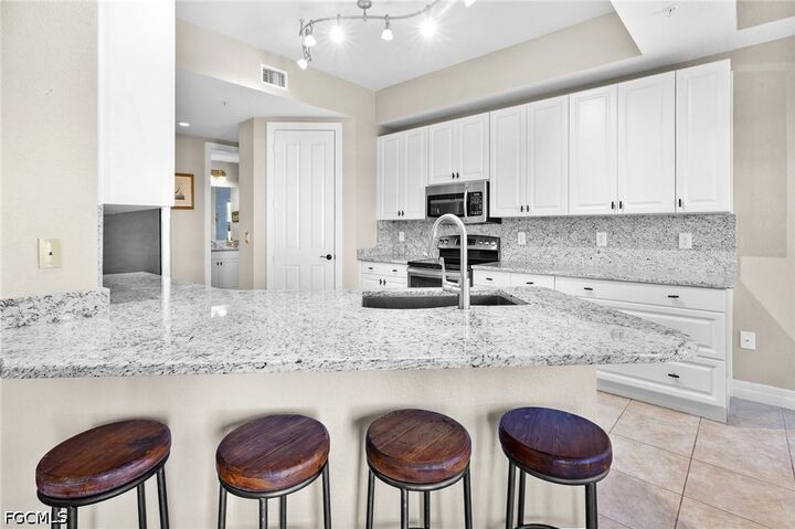 Property Photo:  98 Vivante Boulevard 410  FL 33950 