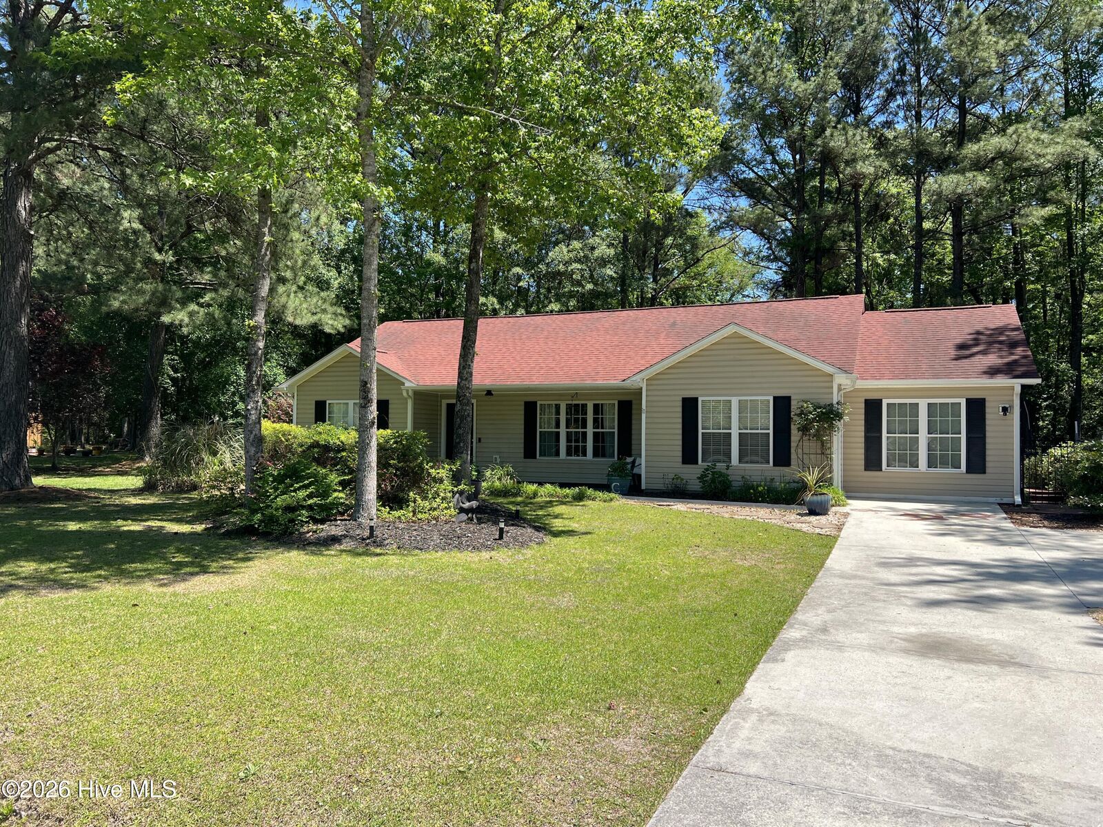 Property Photo:  106 Marcil Lane  NC 28443 