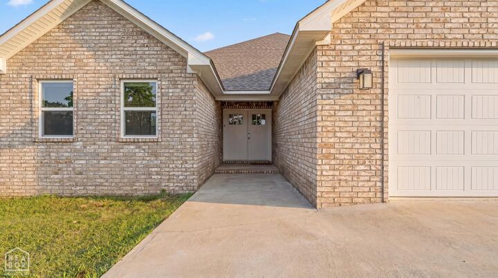 Property Photo:  403 Elizabeth Lane  AR 72401 