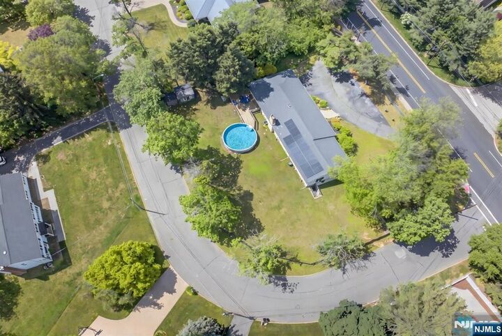 Property Photo:  915 Glen Avenue  NJ 07676 