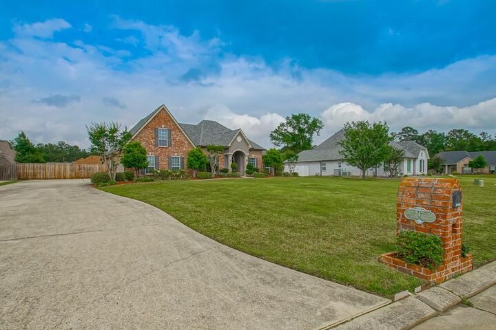 Property Photo:  347 Leeds Street  LA 70461 