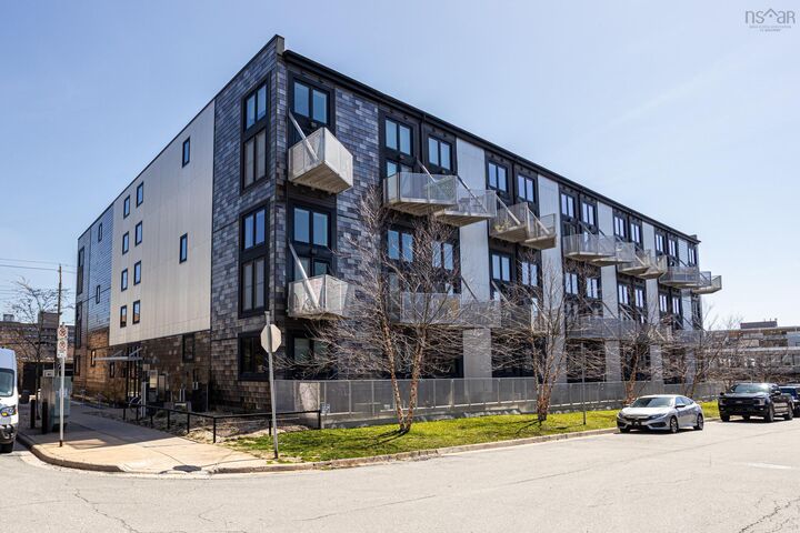 108 5662 Roberts Street — photo 1