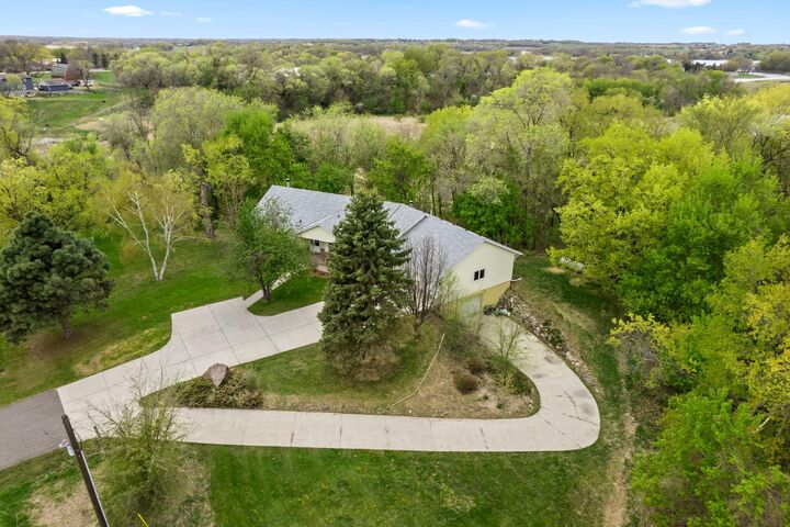 Property Photo:  525 County Road 12 S  MN 55313 