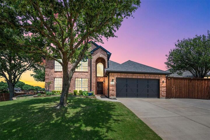 Property Photo:  2401 Juneau Court  TX 76210 