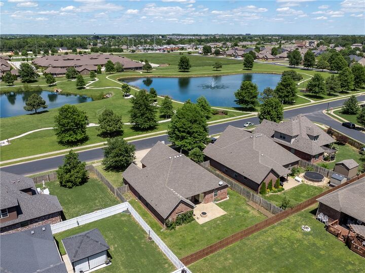 Property Photo: 3905 SW Gemstone Boulevard AR 72713