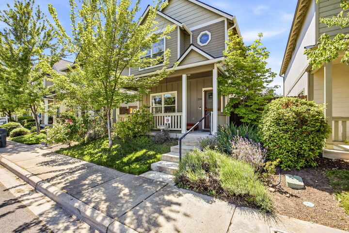 Property Photo:  239 Wintersage Circle  OR 97540 