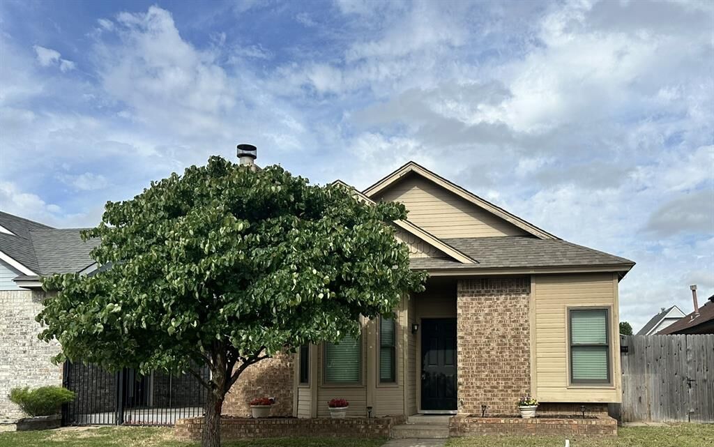 Property Photo:  2131 Lonnie Lane  OK 73170 