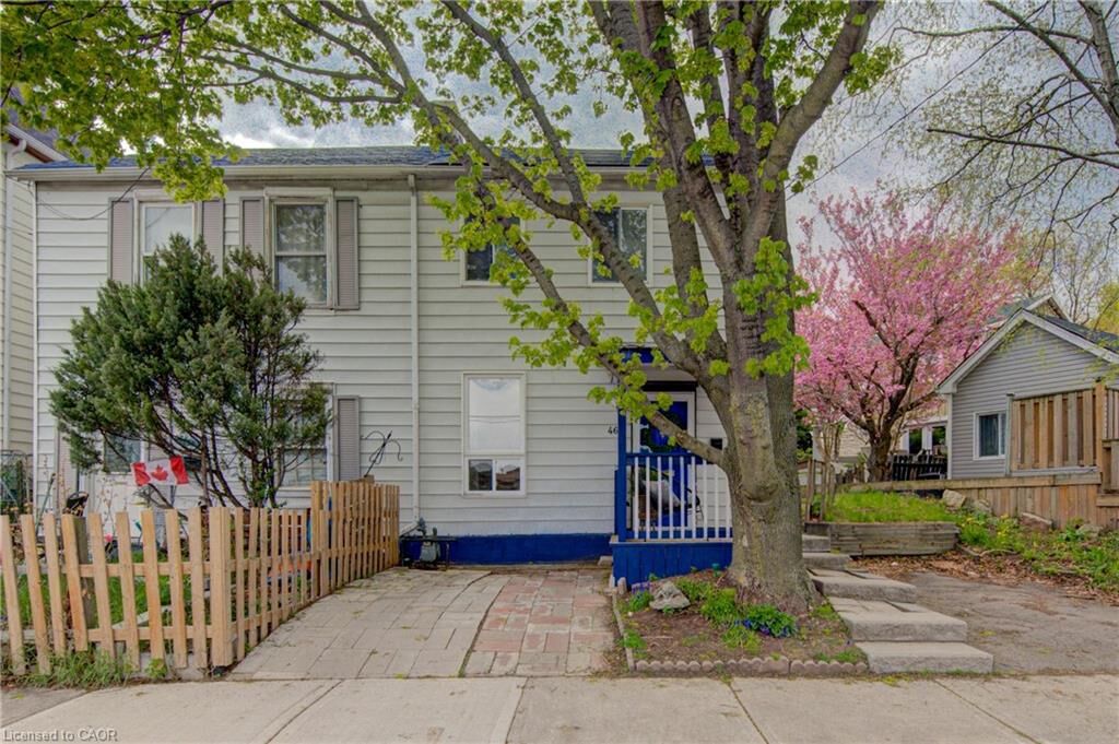Property Photo:  465 Macnab Street N  ON L8L 1L6 