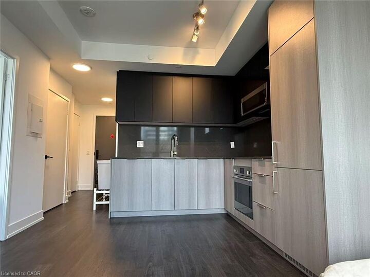 Property Photo:  308 Jarvis Street  ON M5A 2P2 