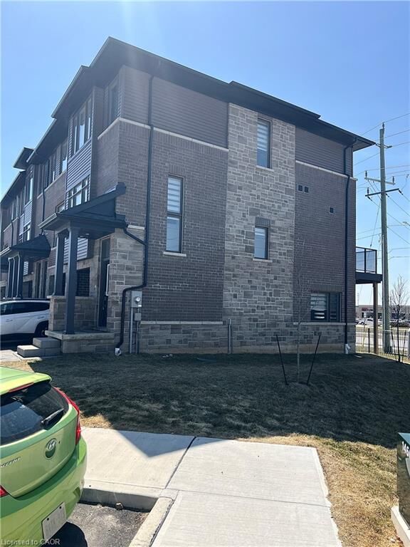 Property Photo: 120 Court Drive 7 ON N3L 0N2