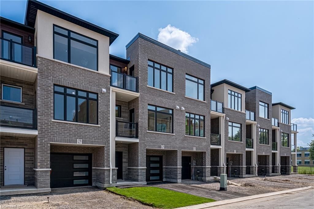 Property Photo:  292 Vine Street 80  ON L2M 0E1 