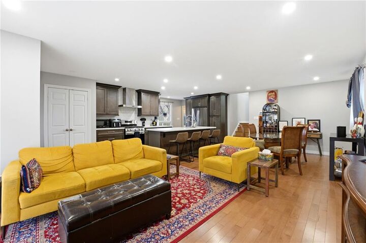 Property Photo:  179 Banbury Road  ON N3P 1E6 