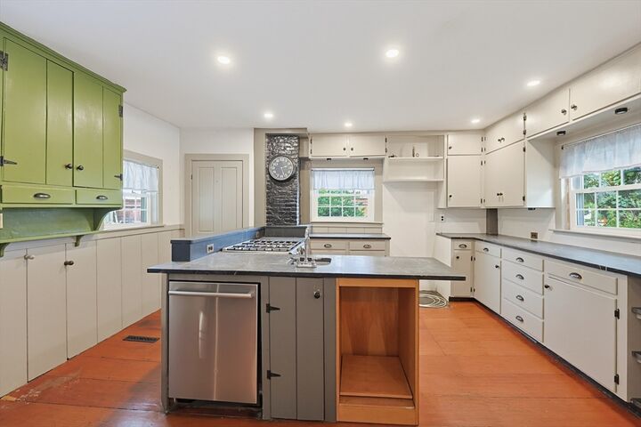 Property Photo:  260 State Road  MA 02747 