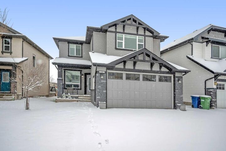Property Photo:  1121 Kingston Crescent SE  AB T4A 0G1 