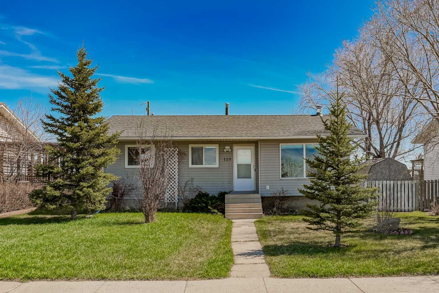 Property Photo:  110 McKinnon Drive  AB T0J 0M0 