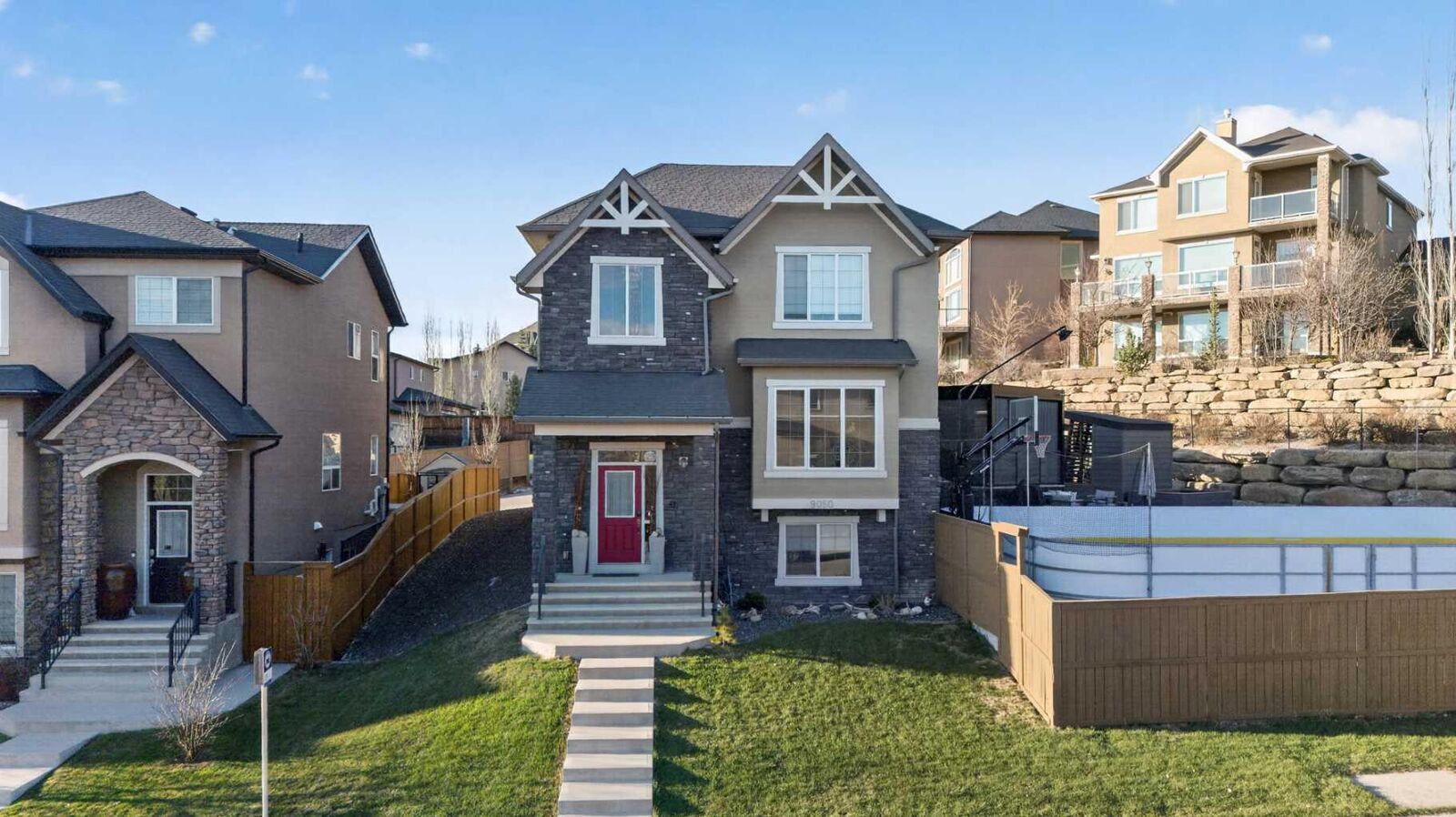 Property Photo:  9050 14 Avenue SW  AB T3H 0R2 