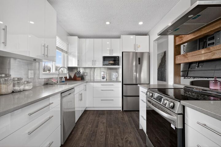 Property Photo:  1 Templemont Road NE  AB T1Y 5A2 