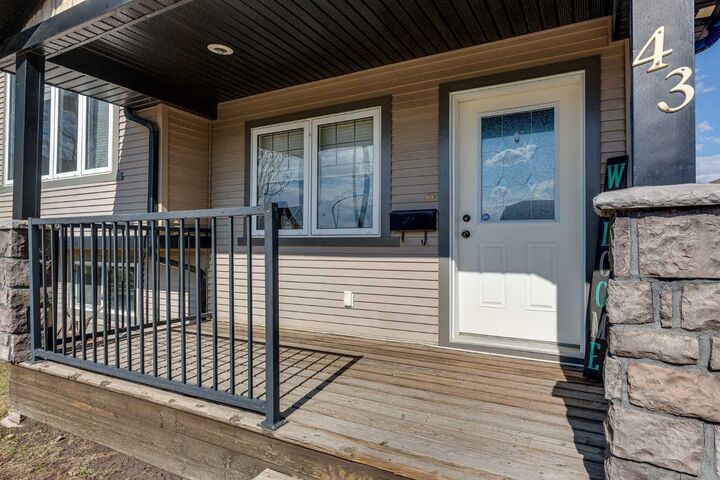 Property Photo:  43 Inkster Close  AB T4R 0A7 