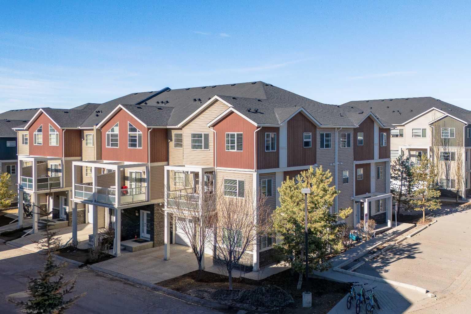 Property Photo:  405 Redstone View NE  AB T3N 0M9 