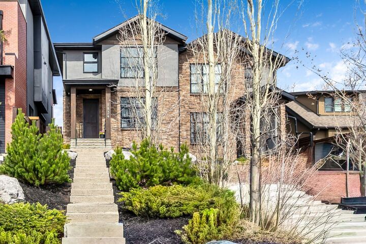 1834 30 Avenue SW — photo 1