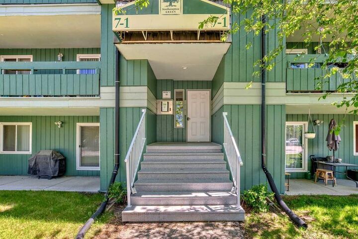 Property Photo:  315 Southampton Drive SW 7102  AB T2W 2T6 