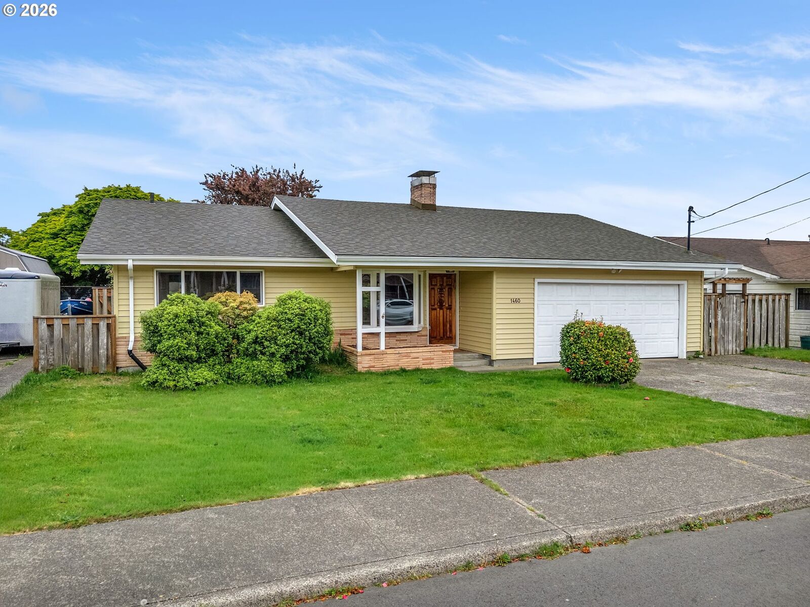 Property Photo:  1460 4th St  OR 97103 