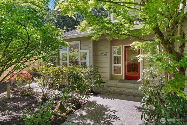 Property Photo:  3320  165th Place NE  WA 98008 