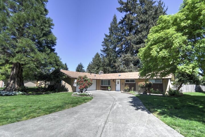 Property Photo: 7634 11th Avenue SE WA 98503